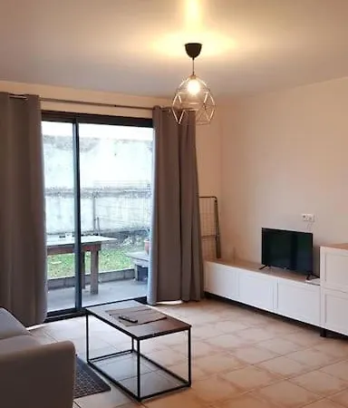 Les Jardins D'aurore Apartment *
